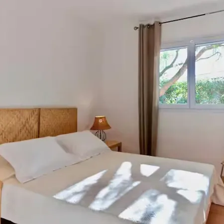 Spacious 3 Bedroom House Near * ليسي