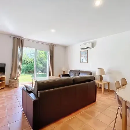Vakantiehuis Spacious 3 Bedroom House Near